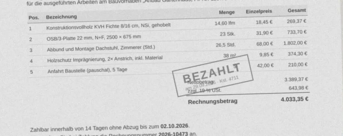 Ausschnitt einer gescannten Rechnung mit Positionstabelle, Stempel „BEZAHLT“ und Rechnungsbetrag 4.033,35 Euro
